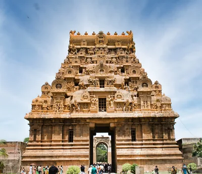 The carved entrance gateway of the Thanjavur Big Temple with visitors