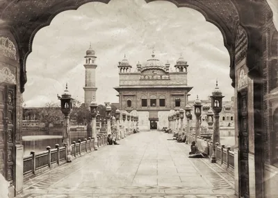 Old photo of the causeway leading to the Golden Temple
