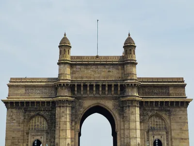 Front view of the Gateway of India stone arch